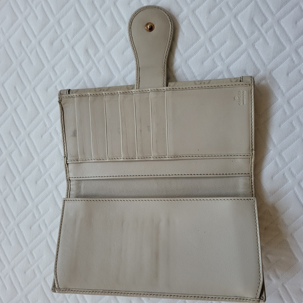 Gucci Beige GG Logo Stud Long Wallet - Picture 5 of 10